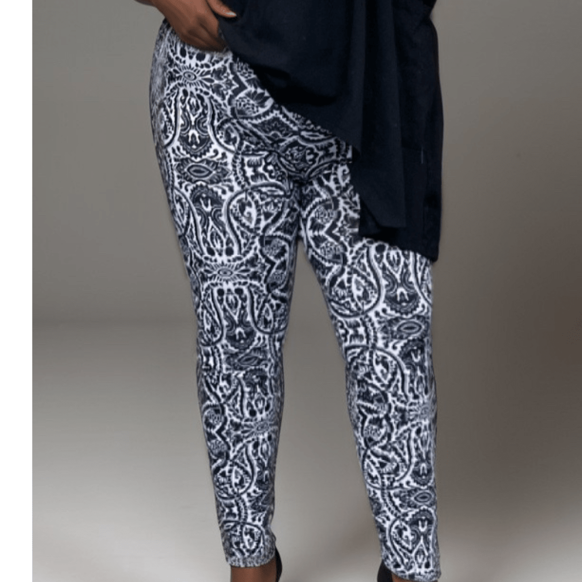 BLACK WHITE PAISLEY LEGGINGS - FullFab