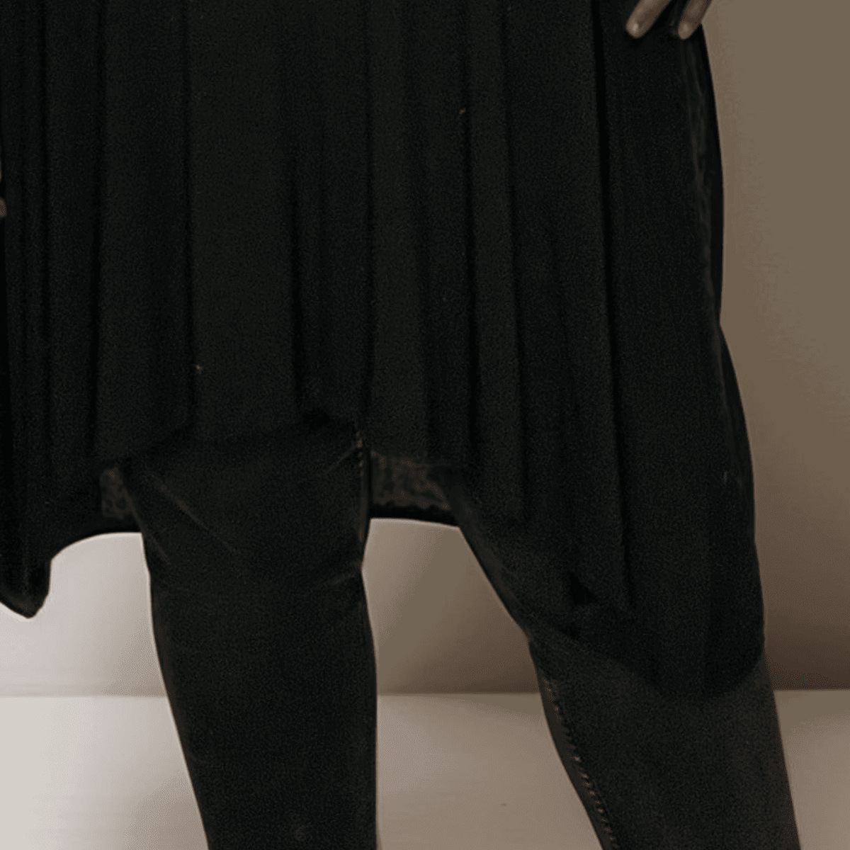 LONG HANKY HEM TOP WITH FLUFFY PAW - FullFab