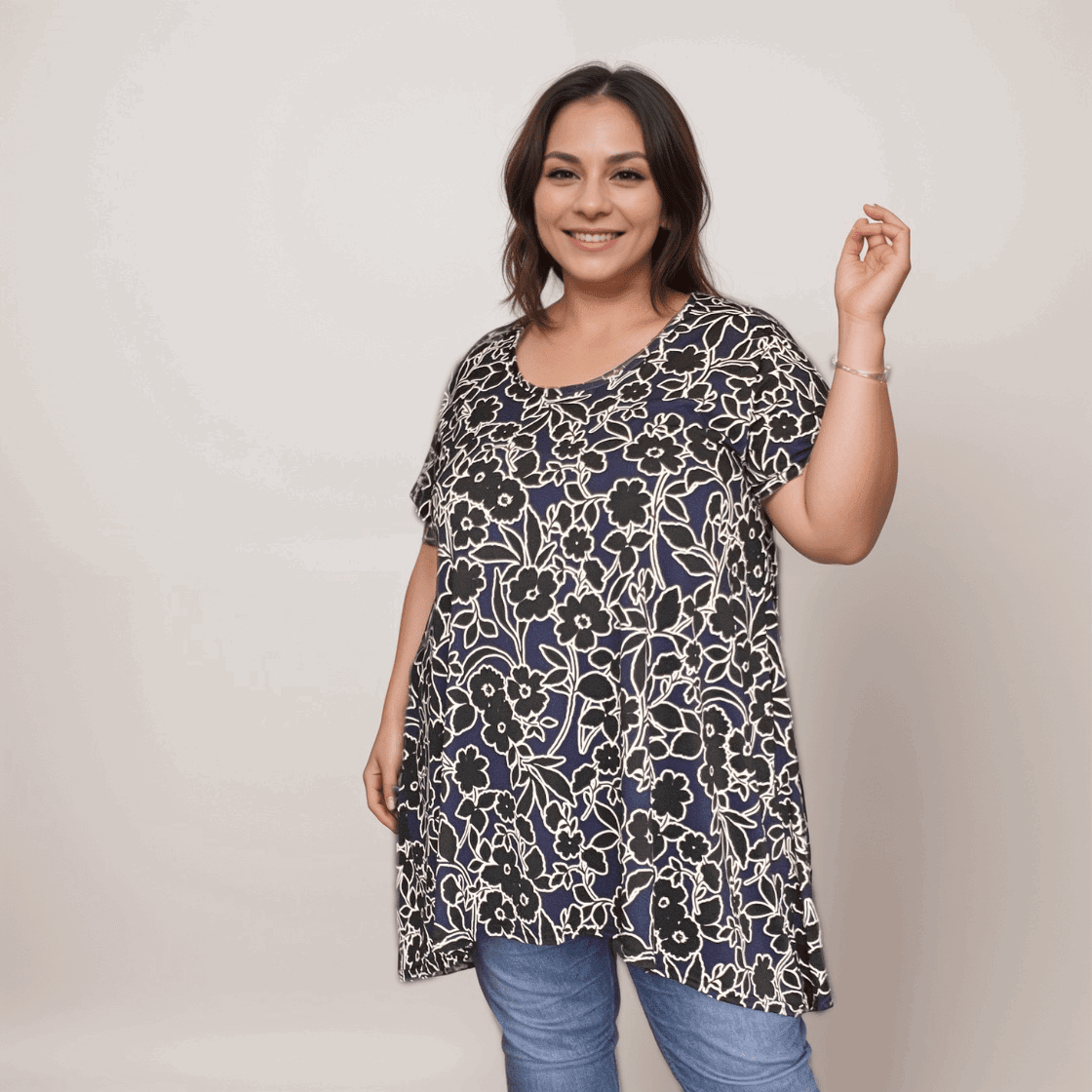 Navy Short-Sleeve Hanky-Hem Swing Top - FullFab