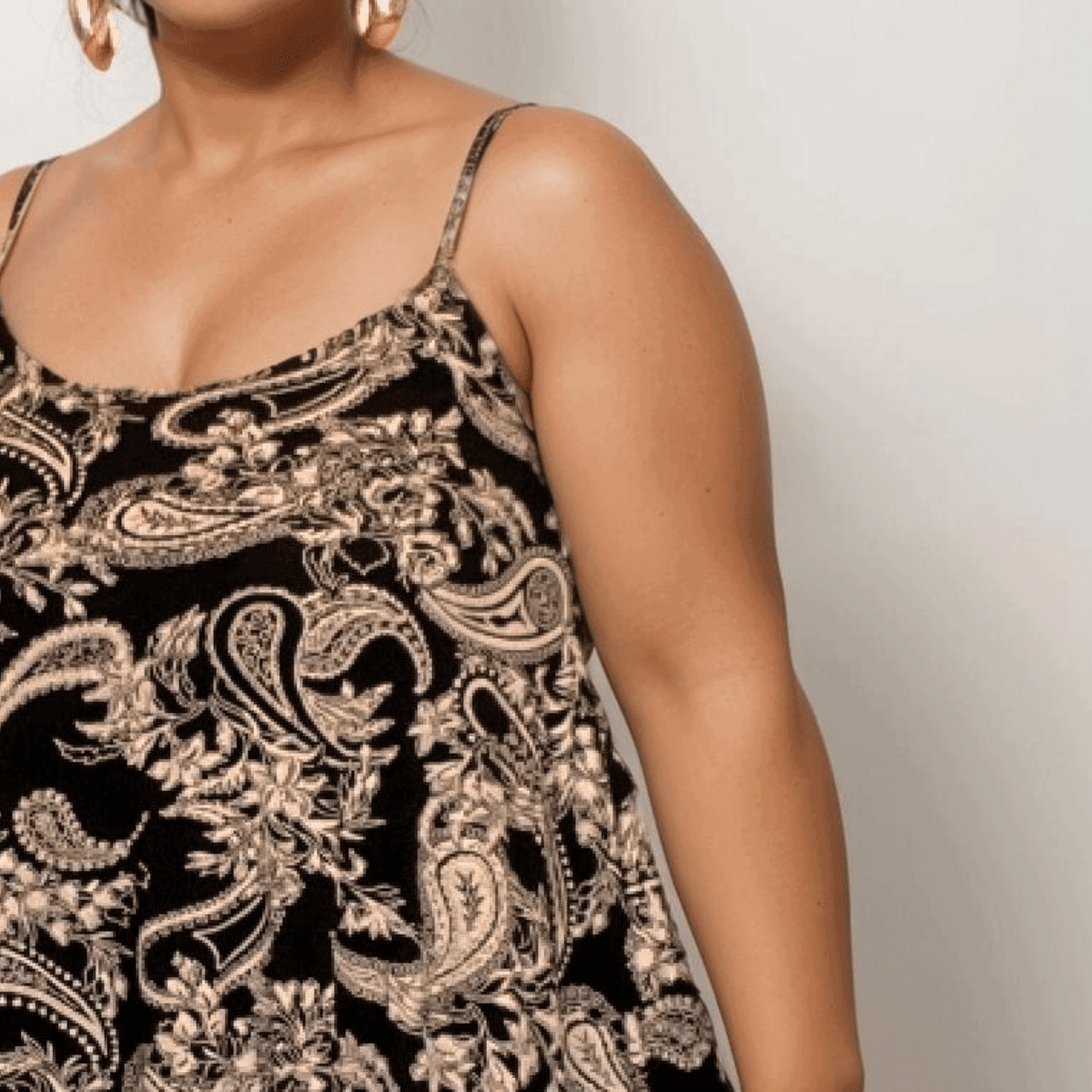 ROCKTHOSECURVES PAISLEY CAMI VEST SWING TOP WITH HANKY HEM - FullFab