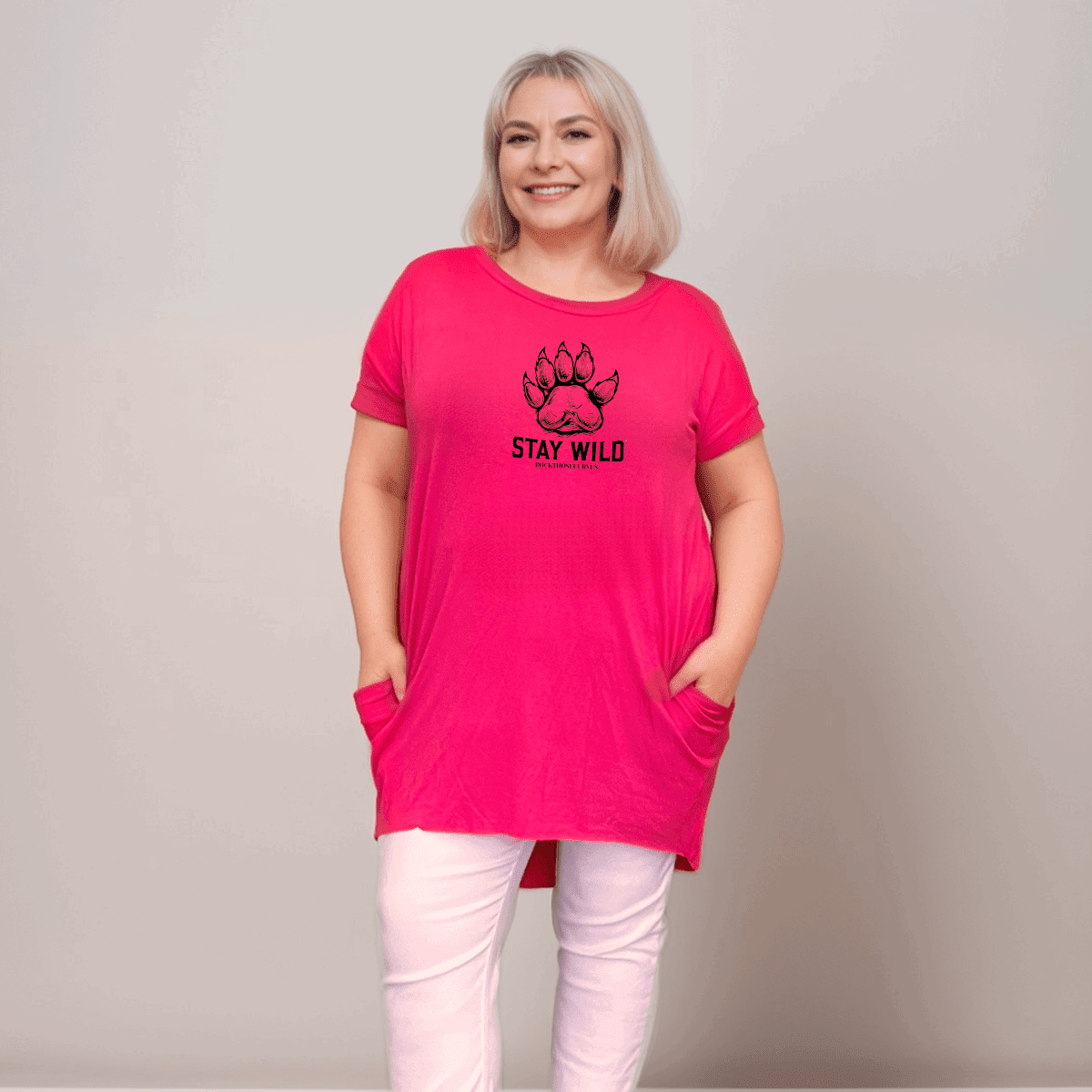 STAY WILD LONG DIPPED HEM T-SHIRT WITH POCKETS - FullFab