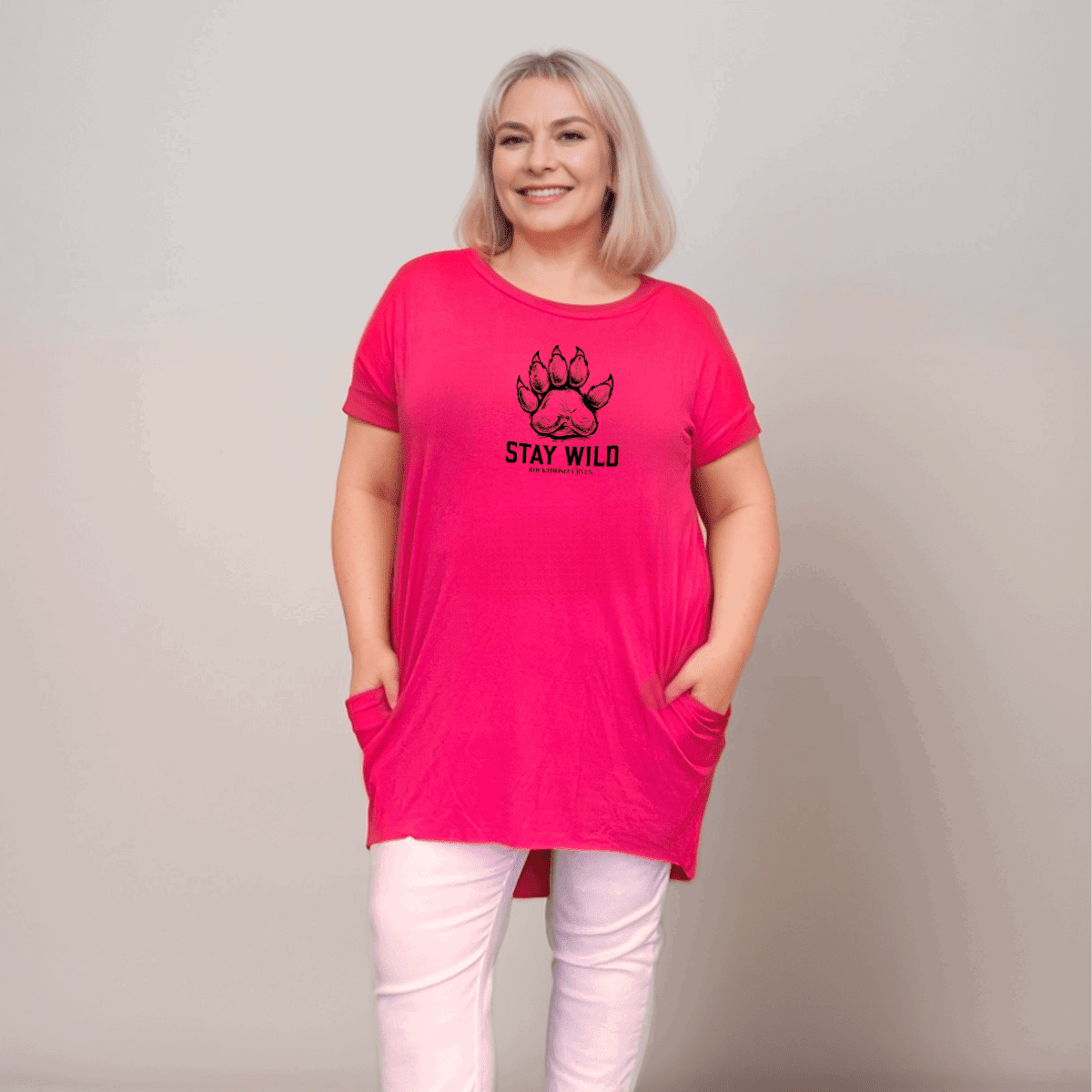 STAY WILD LONG DIPPED HEM T-SHIRT WITH POCKETS - FullFab